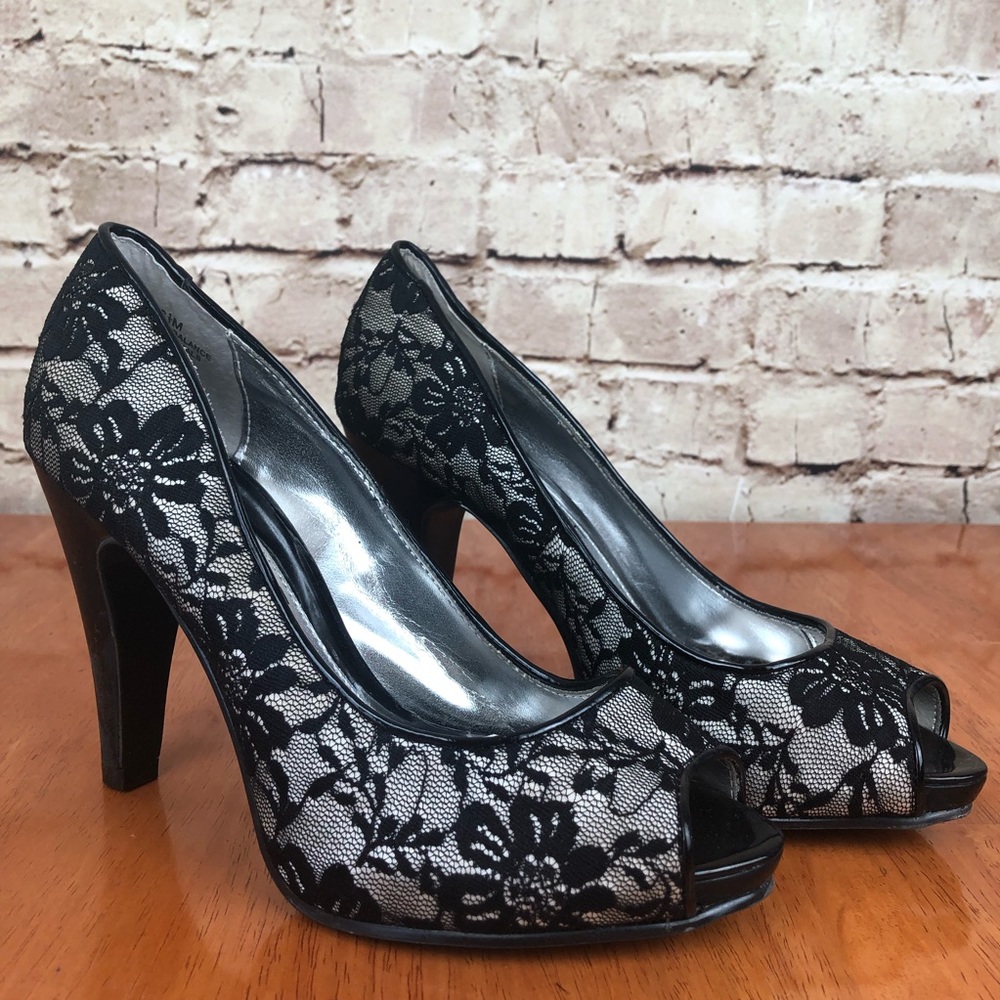 Rampage Pamela Black Lace Heels 6.5